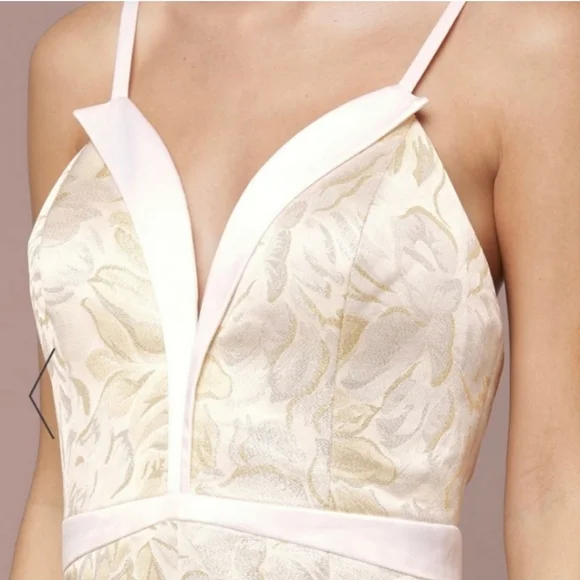 Bebe Plunge Neck Mermaid Metallic Floral Adjustable Strap Jacquard Gown Size 2 - Picture 4 of 7